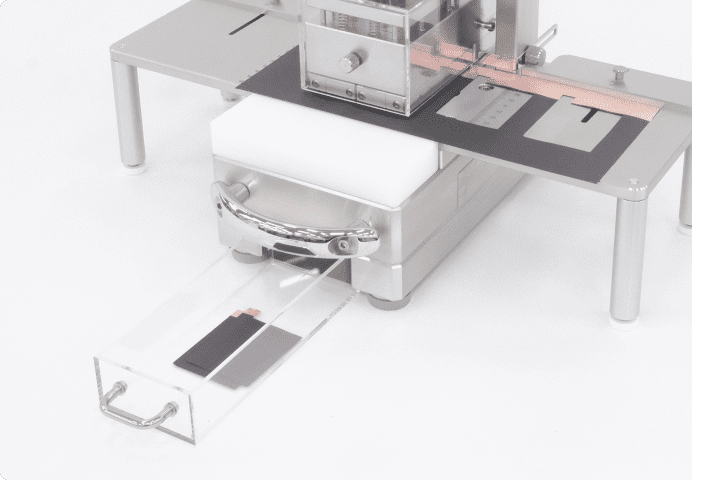 厚み20μm程の材料の場合、100枚までストック可能